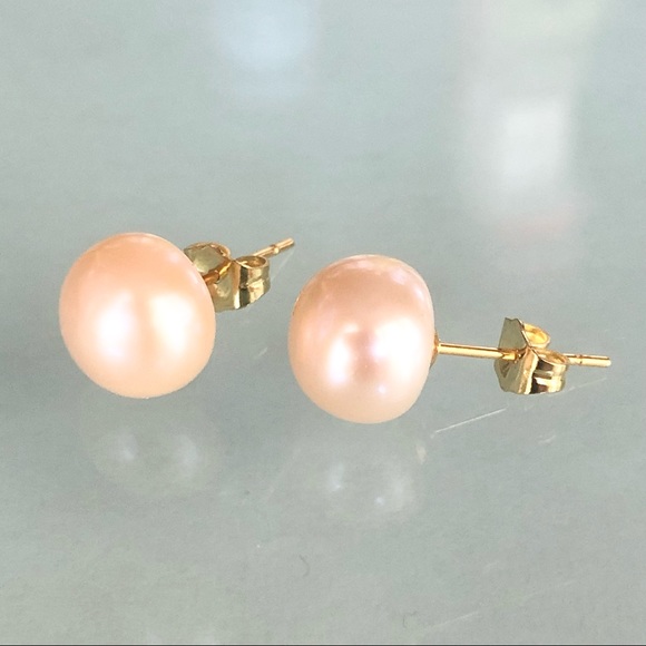 ❗️LAST ONE❗️Pink 10mm Freshwater Pearl 14kt Gold Stud Earrings - Picture 2 of 6